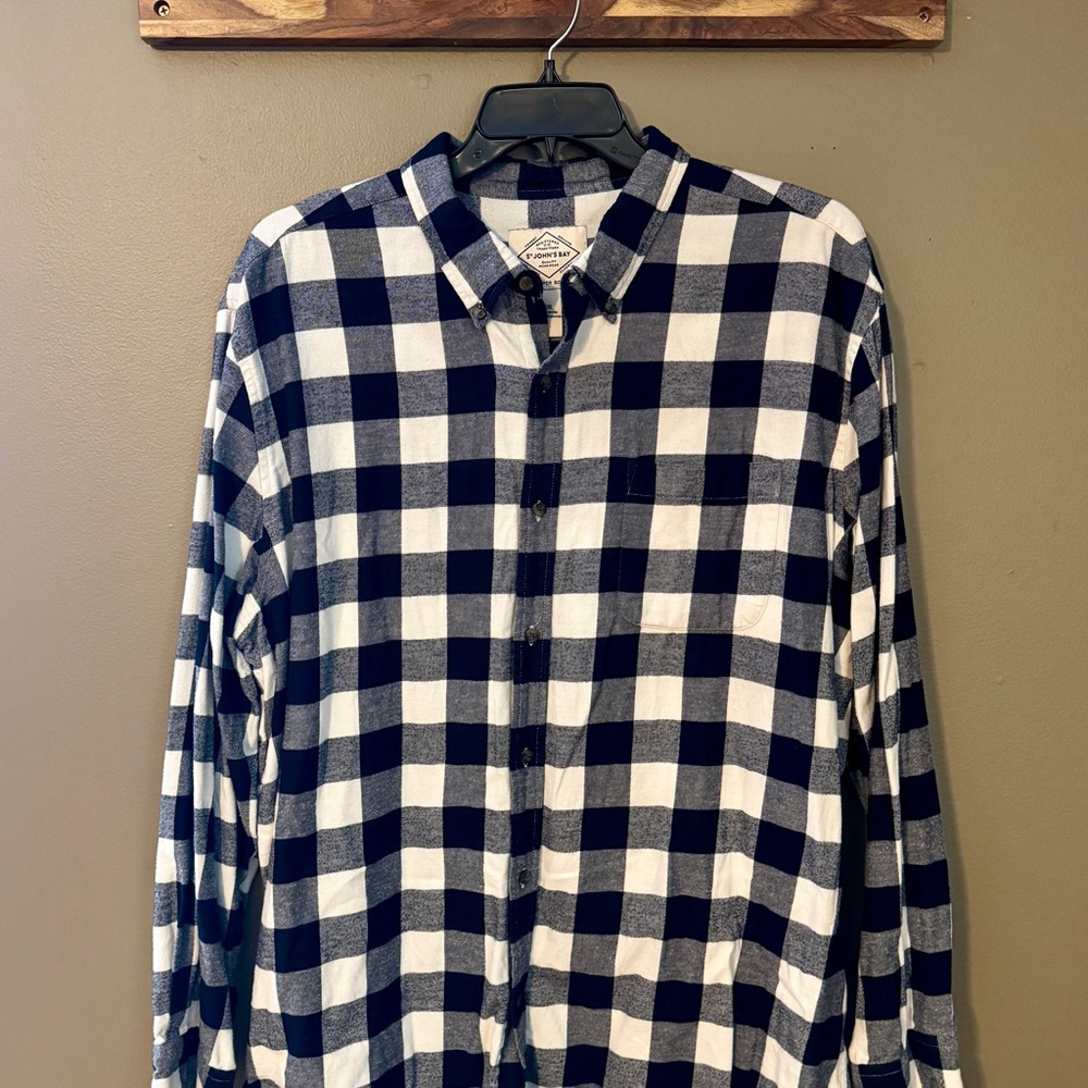 Men’s St. John's Bay Casual Button Down Shirt - Blue/White